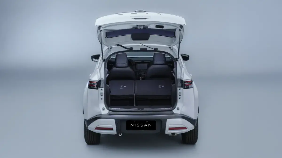 nissan kait assentos traseiros rebatidos v2.webp.ximg.l 12 m.smart